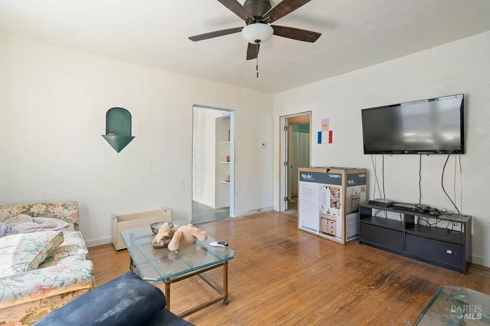 841 Benicia Road Vallejo, CA 94591
