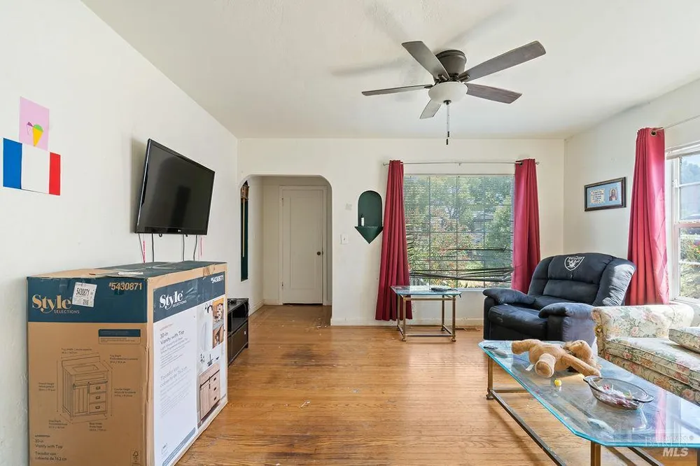 841 Benicia Road Vallejo, CA 94591