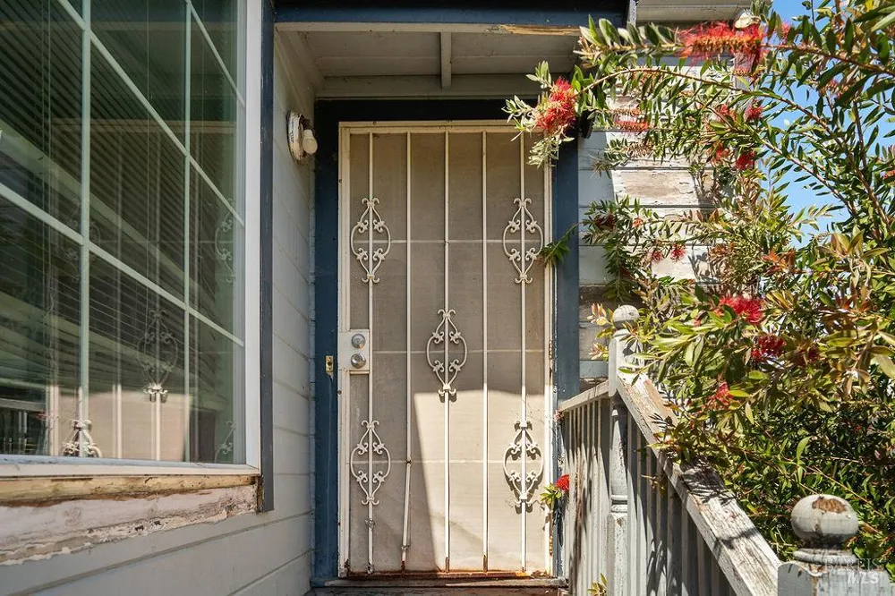 841 Benicia Road Vallejo, CA 94591