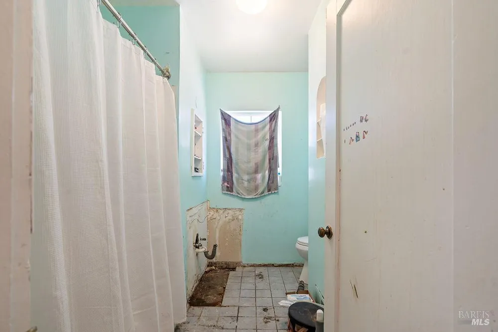 841 Benicia Road Vallejo, CA 94591