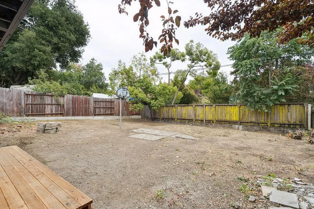 841 Benicia Road Vallejo, CA 94591