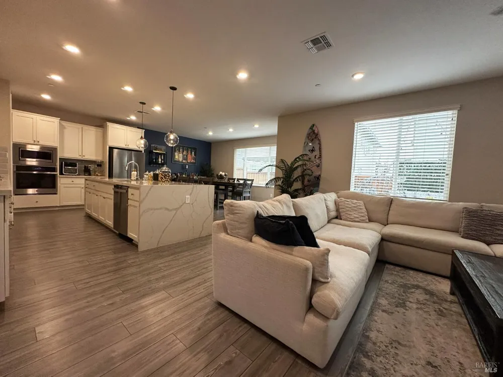 2408 Azure Place Fairfield, CA 94533