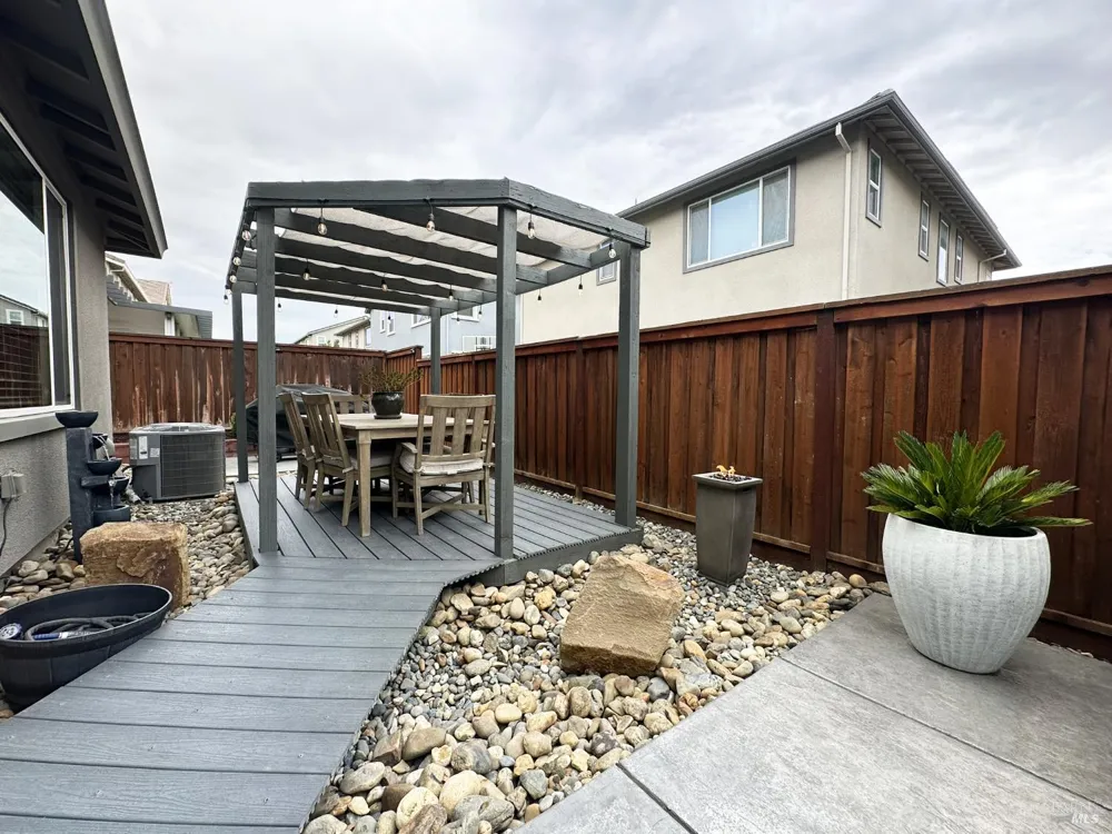 2408 Azure Place Fairfield, CA 94533