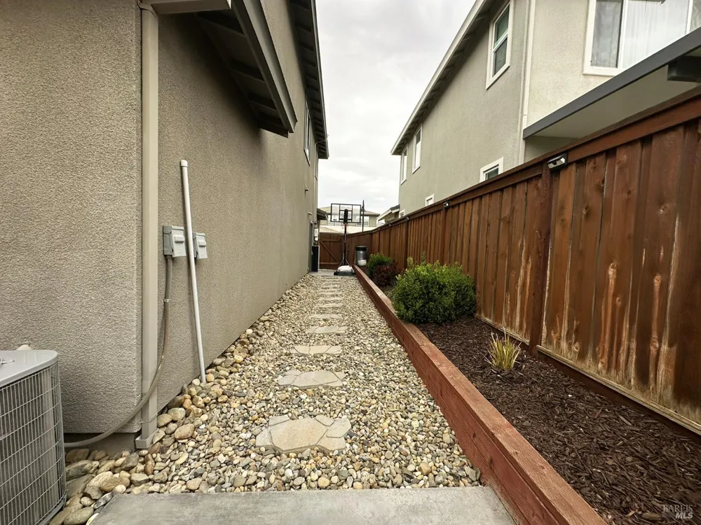 2408 Azure Place Fairfield, CA 94533