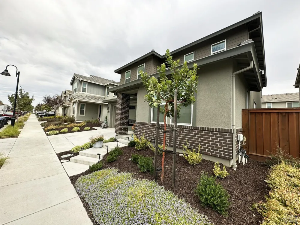 2408 Azure Place Fairfield, CA 94533