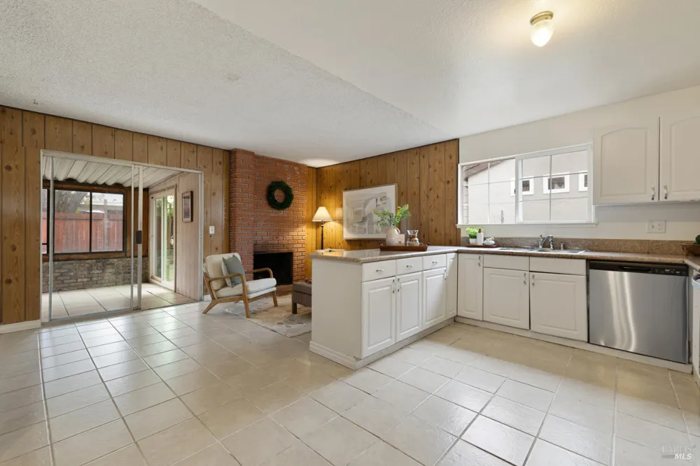 166 Delta Circle Vallejo, CA 94589
