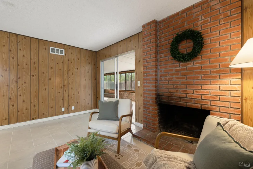 166 Delta Circle Vallejo, CA 94589