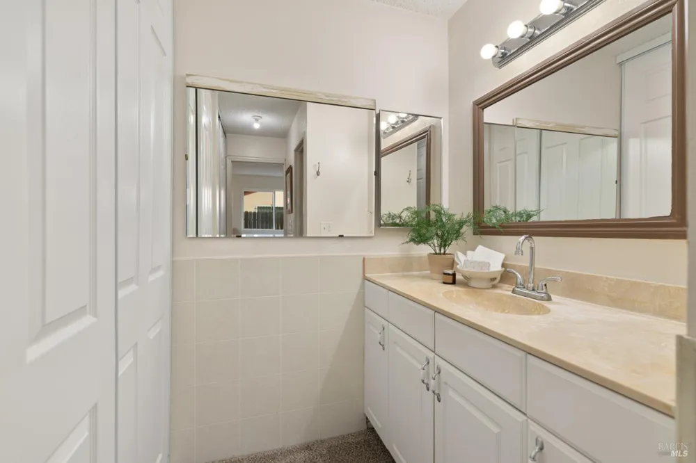 166 Delta Circle Vallejo, CA 94589