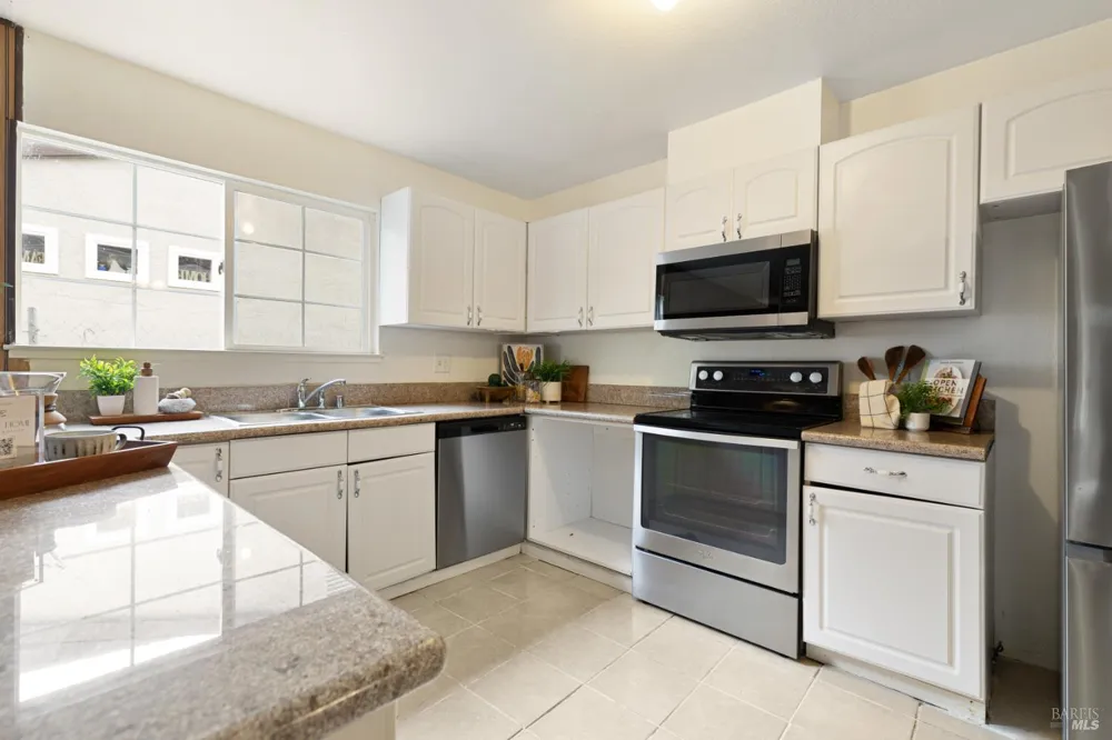 166 Delta Circle Vallejo, CA 94589