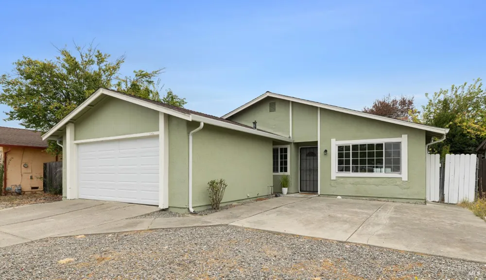 166 Delta Circle Vallejo, CA 94589