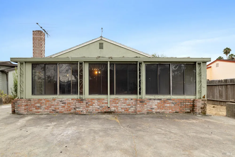 166 Delta Circle Vallejo, CA 94589