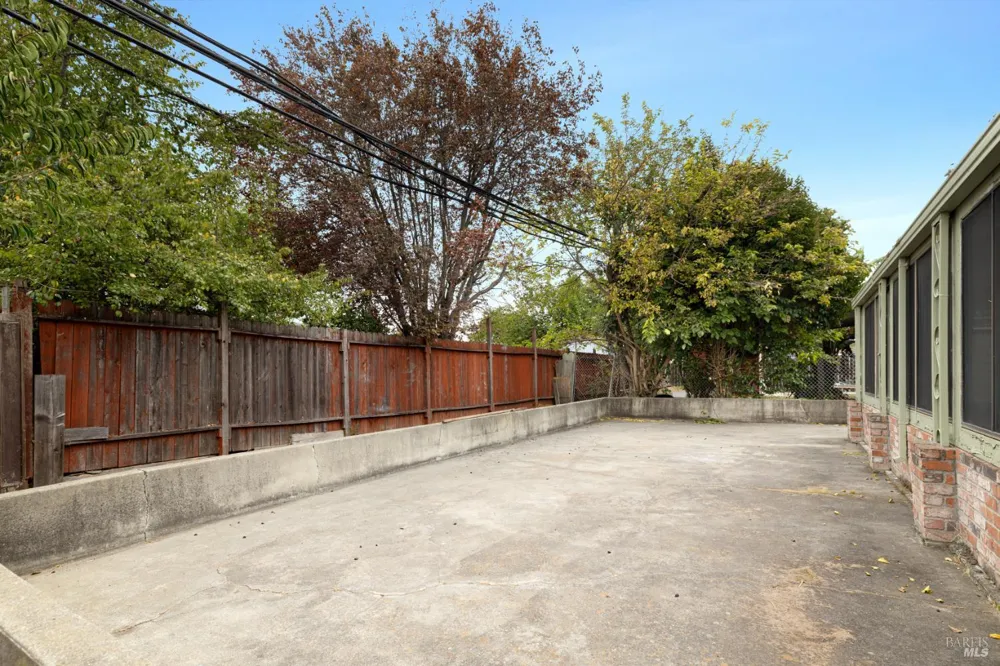 166 Delta Circle Vallejo, CA 94589