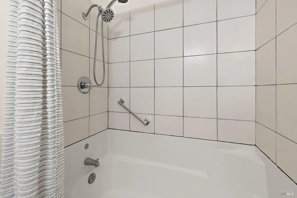 166 Delta Circle Vallejo, CA 94589