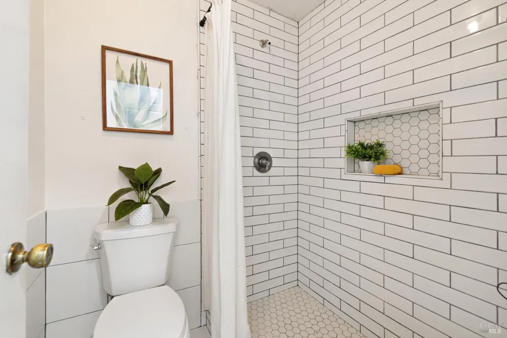 166 Delta Circle Vallejo, CA 94589
