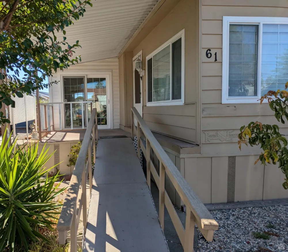 61 Somerset Drive Santa Rosa, CA 95401