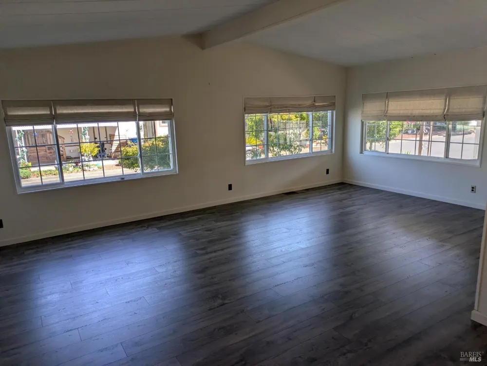 61 Somerset Drive Santa Rosa, CA 95401