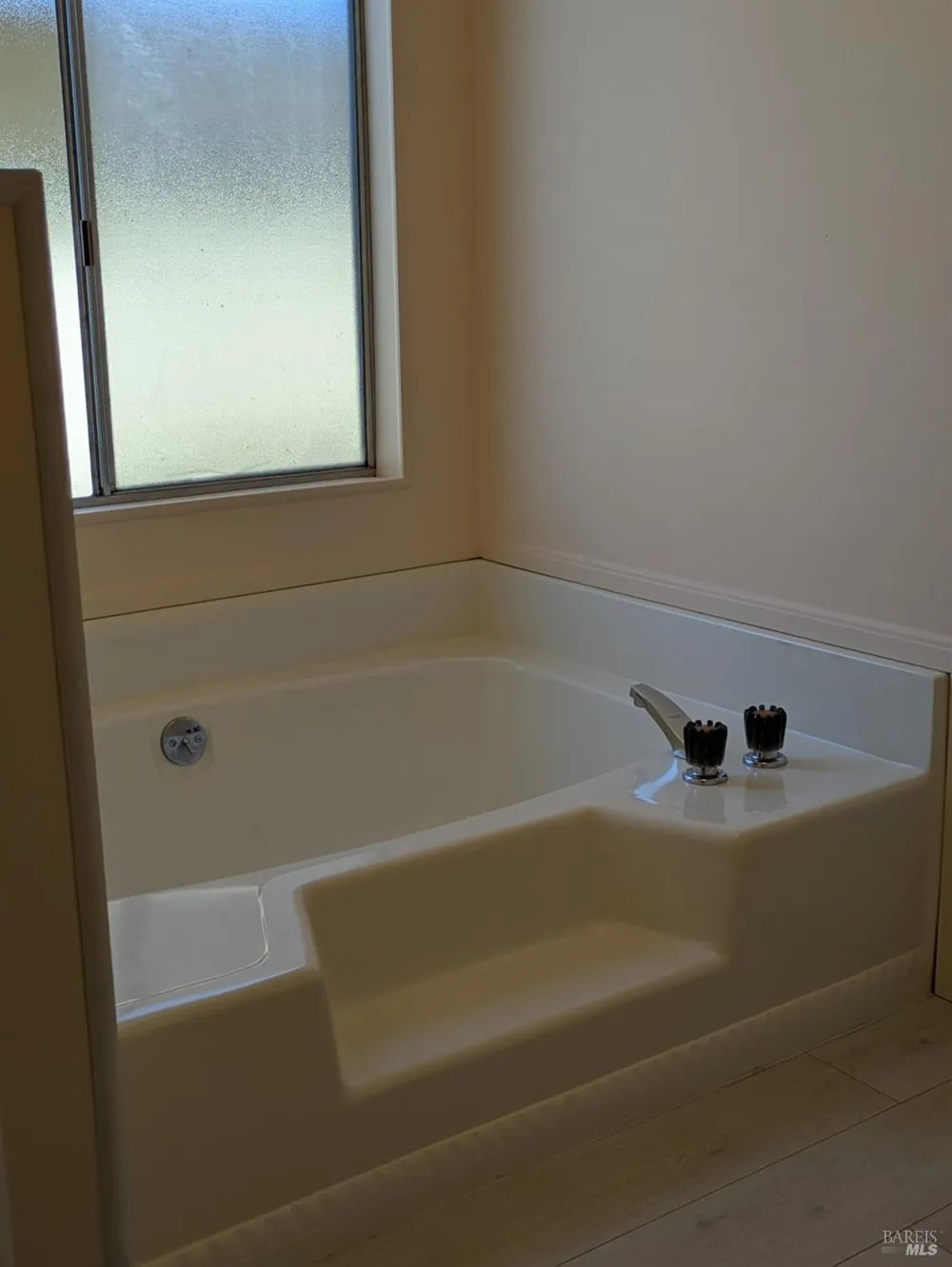 61 Somerset Drive Santa Rosa, CA 95401