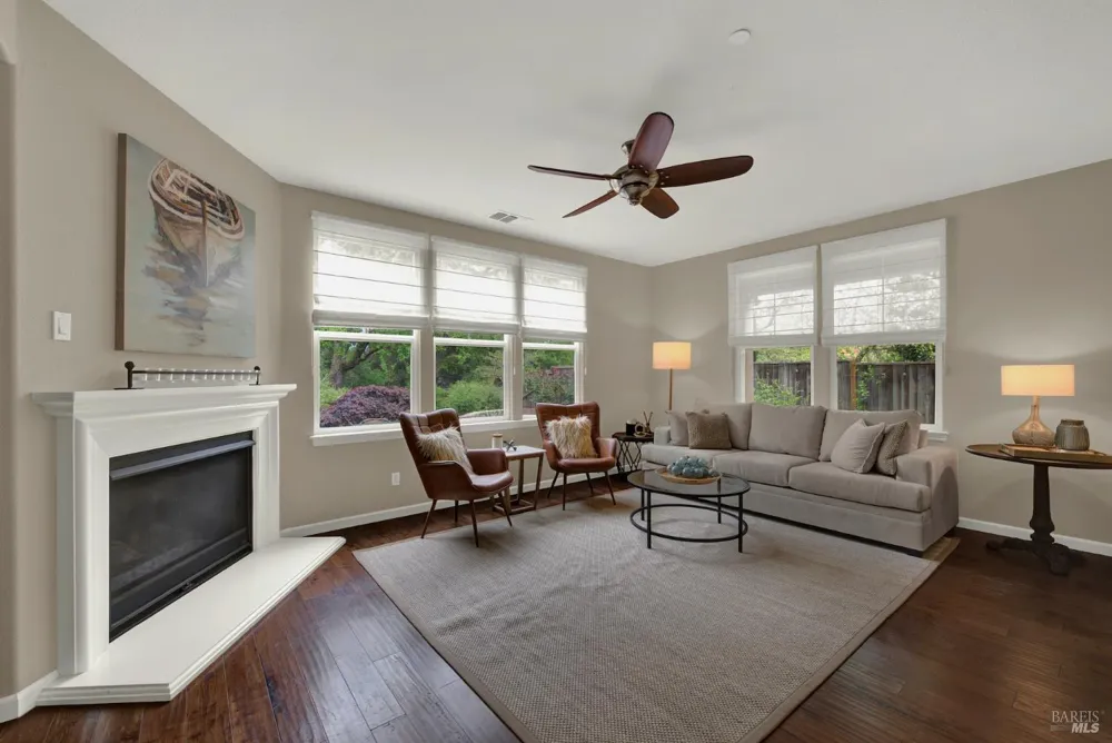 18 Riverton Court Napa, CA 94558