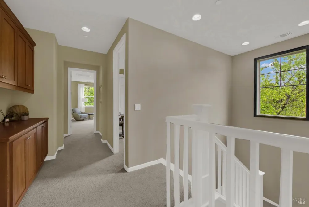 18 Riverton Court Napa, CA 94558