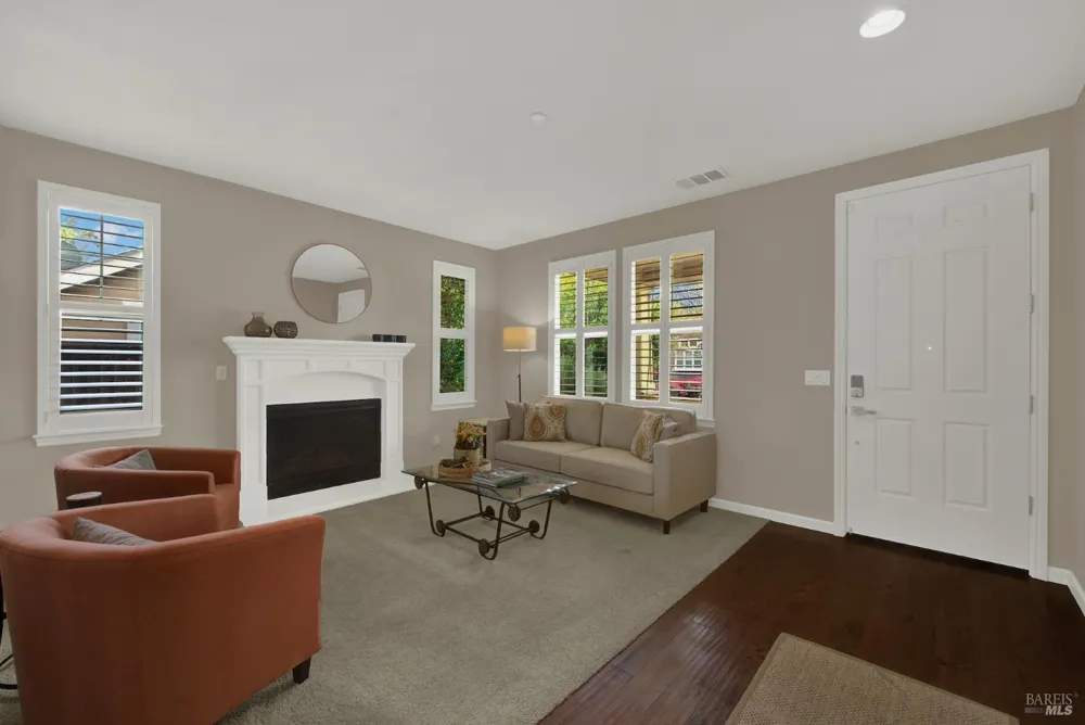 18 Riverton Court Napa, CA 94558