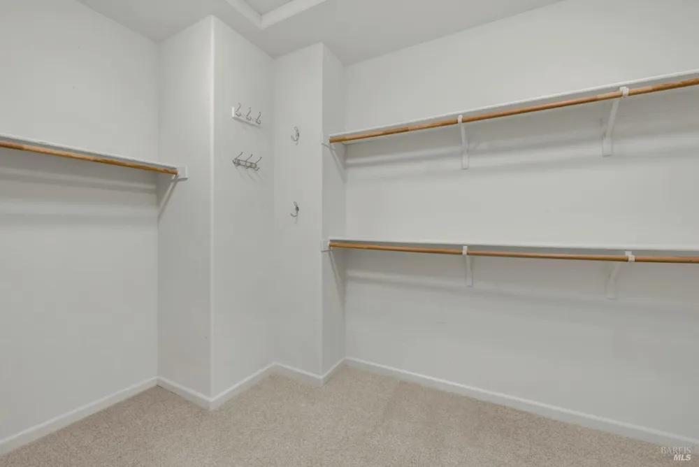18 Riverton Court Napa, CA 94558