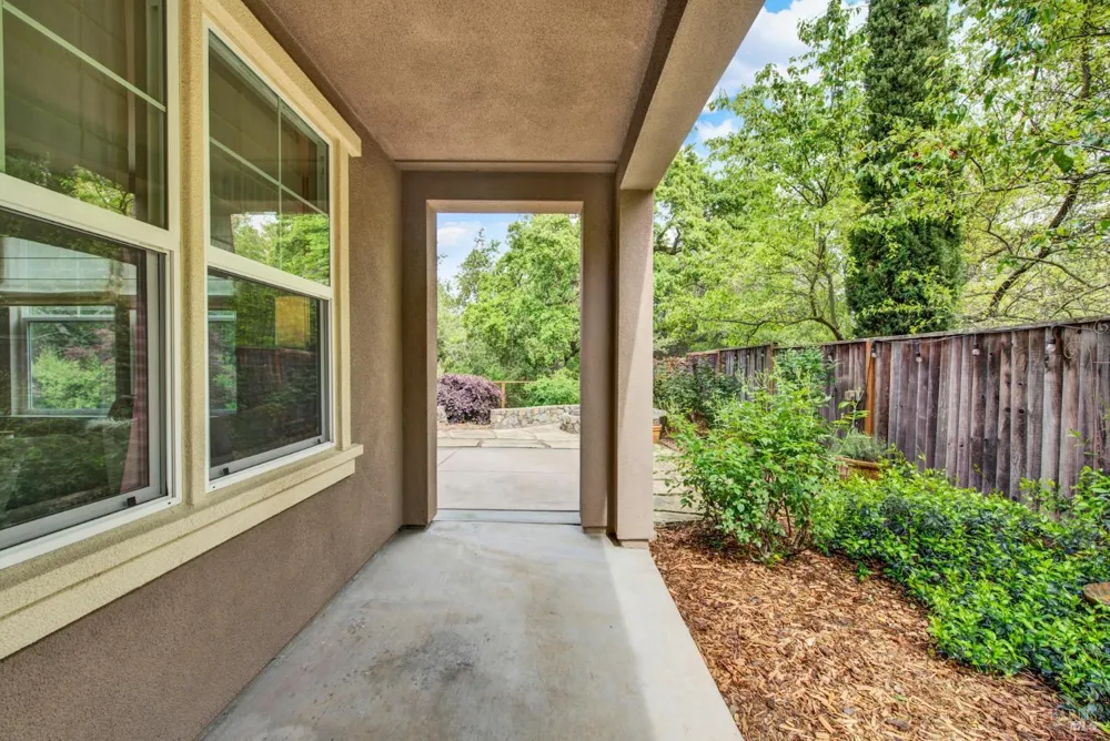18 Riverton Court Napa, CA 94558