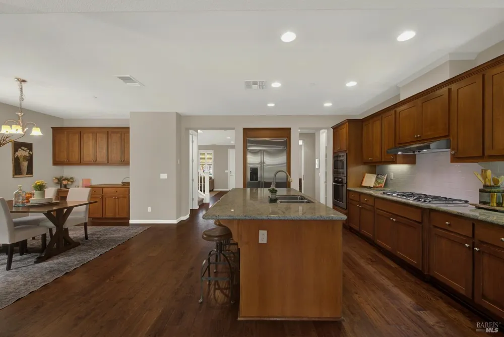 18 Riverton Court Napa, CA 94558