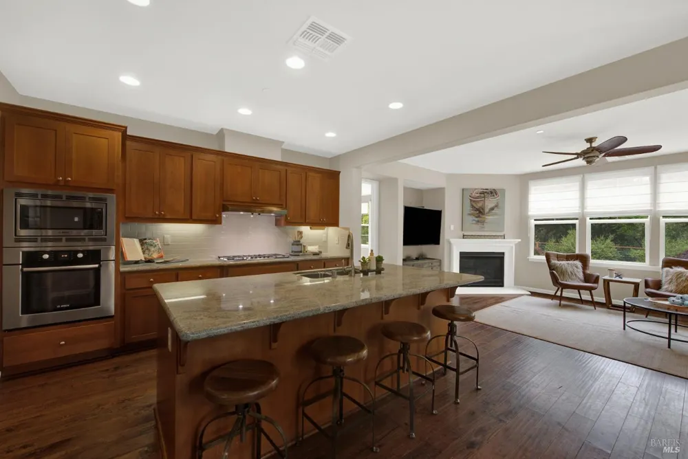 18 Riverton Court Napa, CA 94558