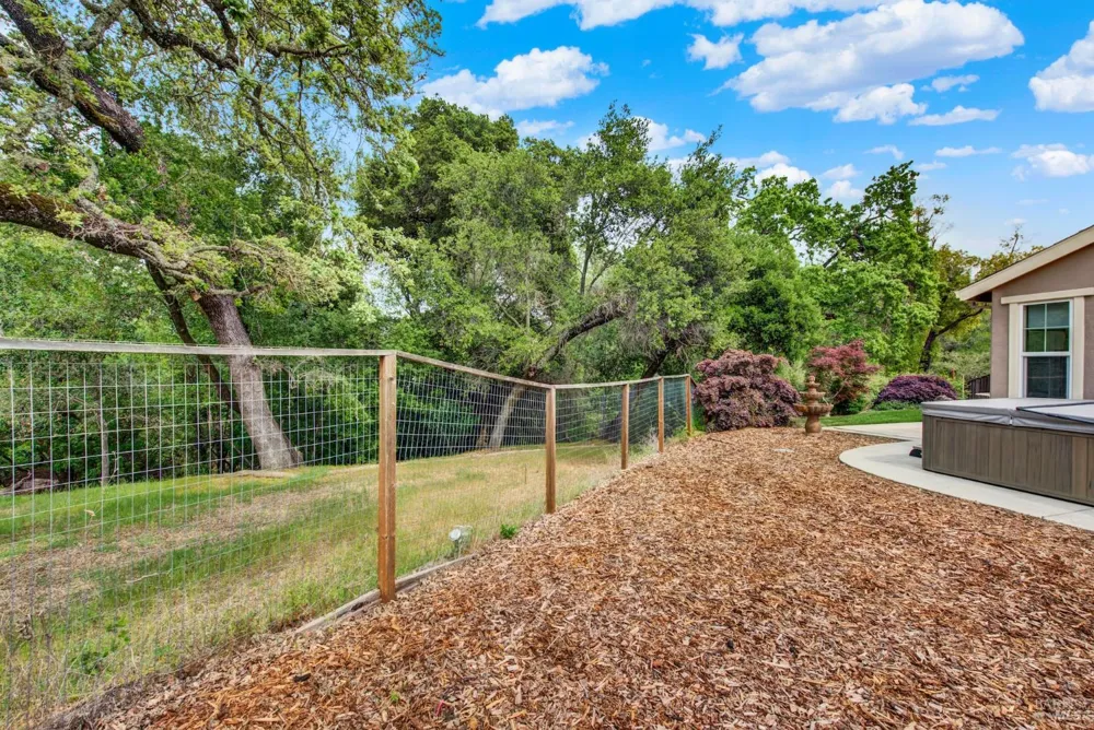 18 Riverton Court Napa, CA 94558