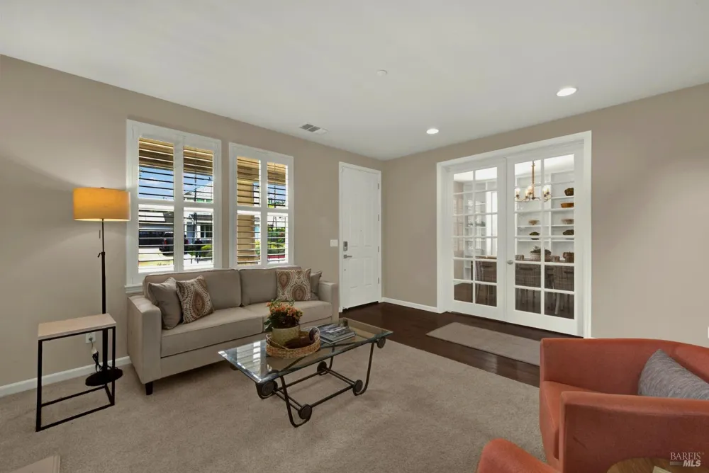 18 Riverton Court Napa, CA 94558