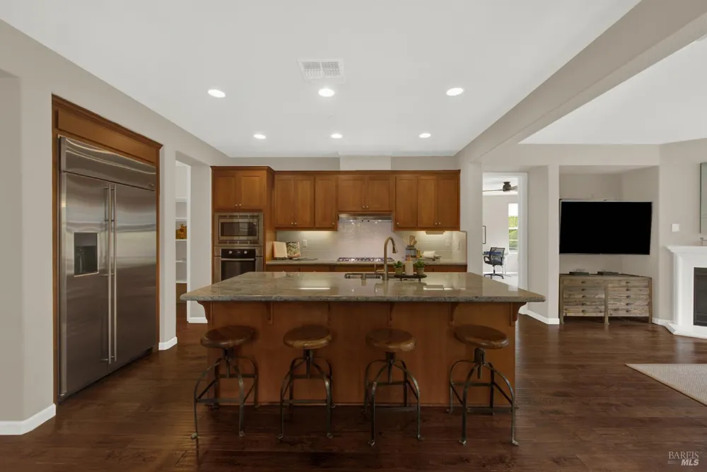 18 Riverton Court Napa, CA 94558