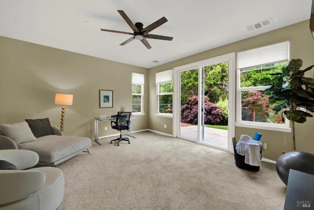 18 Riverton Court Napa, CA 94558