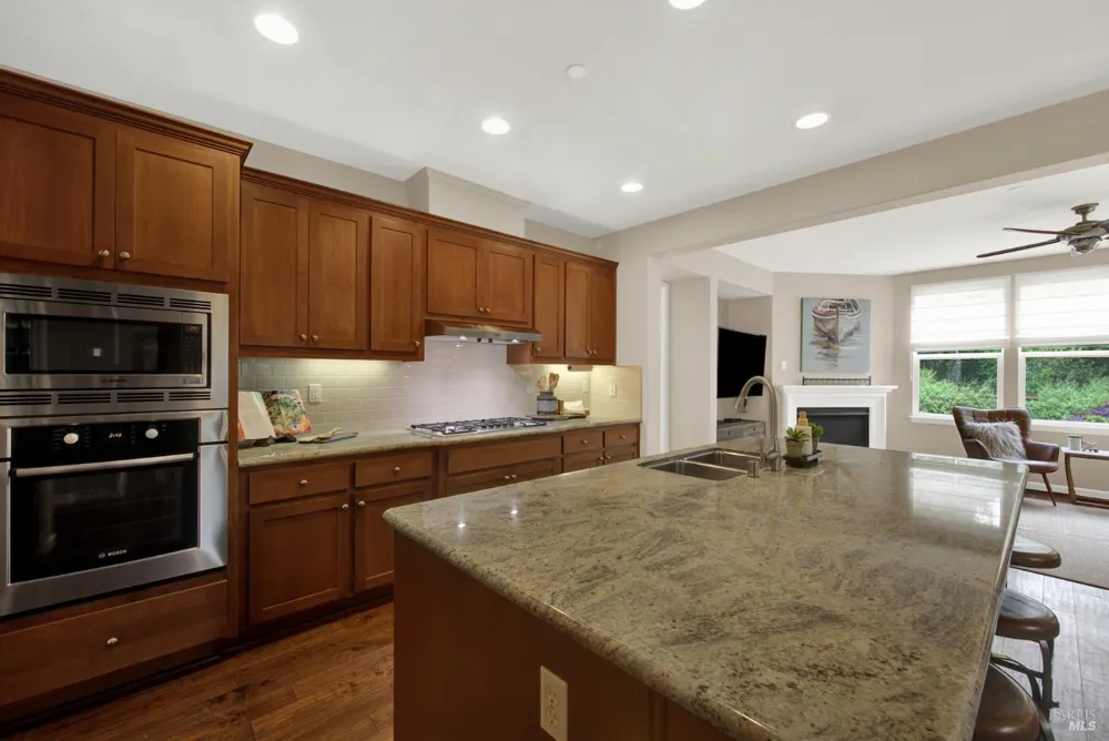 18 Riverton Court Napa, CA 94558