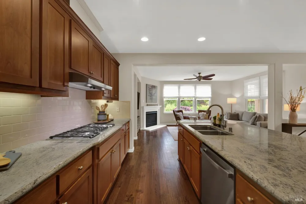 18 Riverton Court Napa, CA 94558
