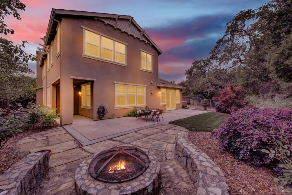 18 Riverton Court Napa, CA 94558