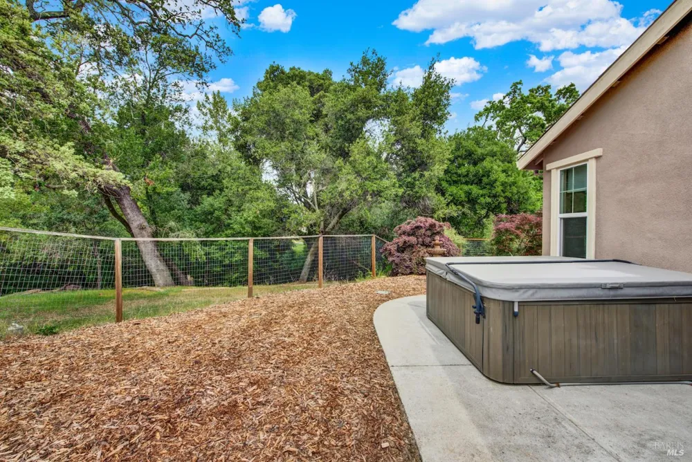 18 Riverton Court Napa, CA 94558