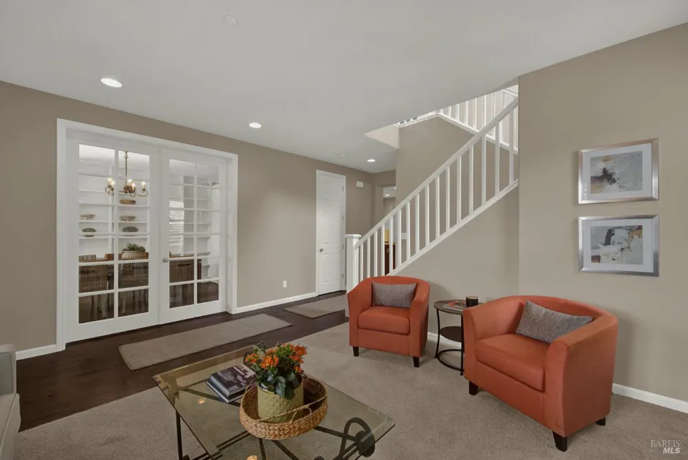 18 Riverton Court Napa, CA 94558
