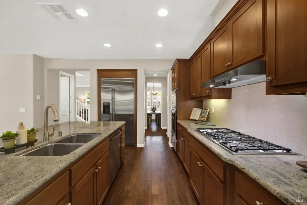 18 Riverton Court Napa, CA 94558