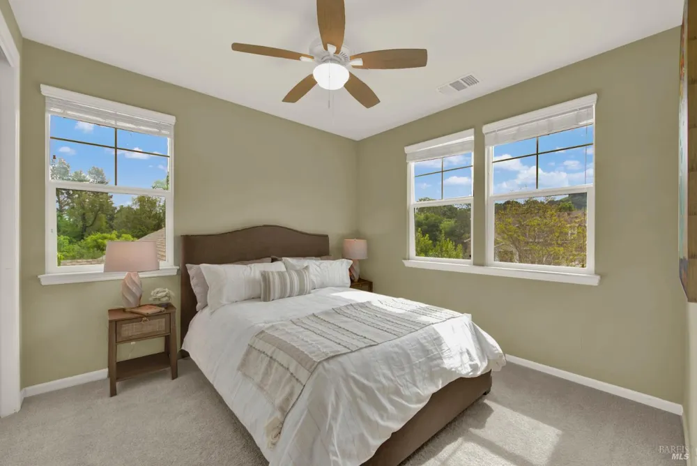 18 Riverton Court Napa, CA 94558