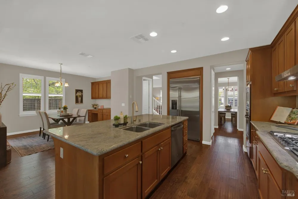 18 Riverton Court Napa, CA 94558