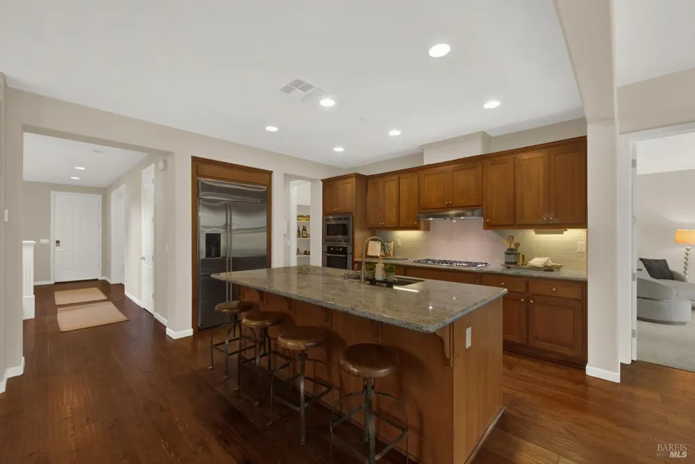 18 Riverton Court Napa, CA 94558