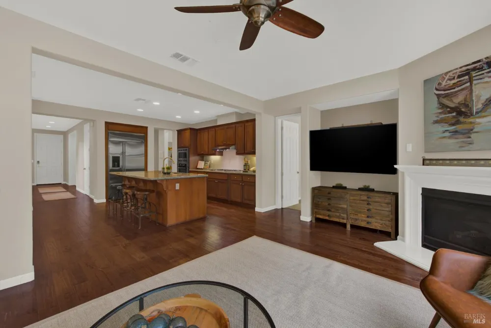 18 Riverton Court Napa, CA 94558