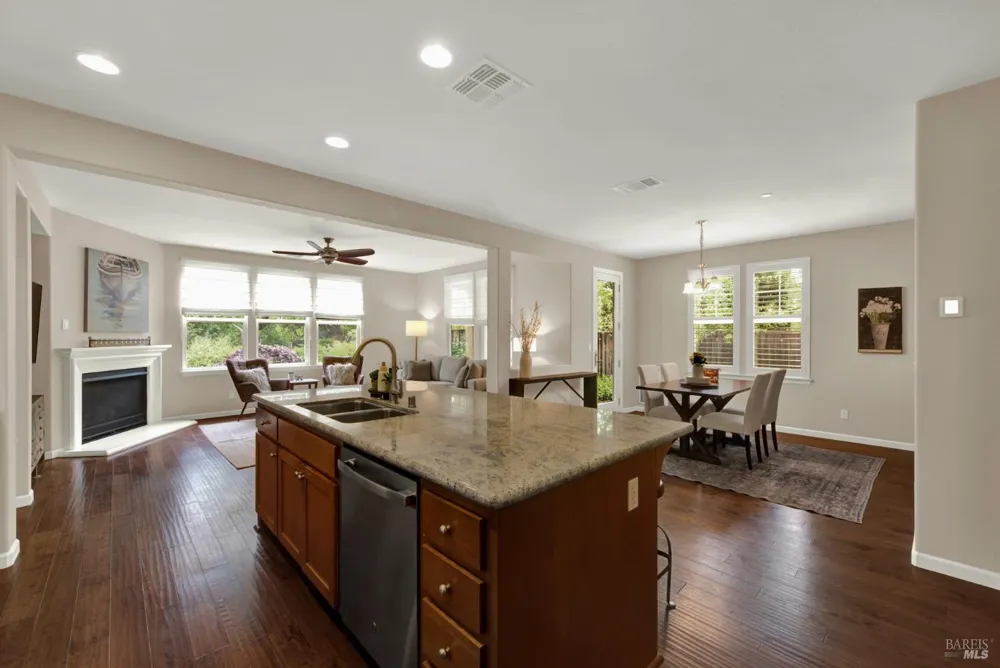 18 Riverton Court Napa, CA 94558