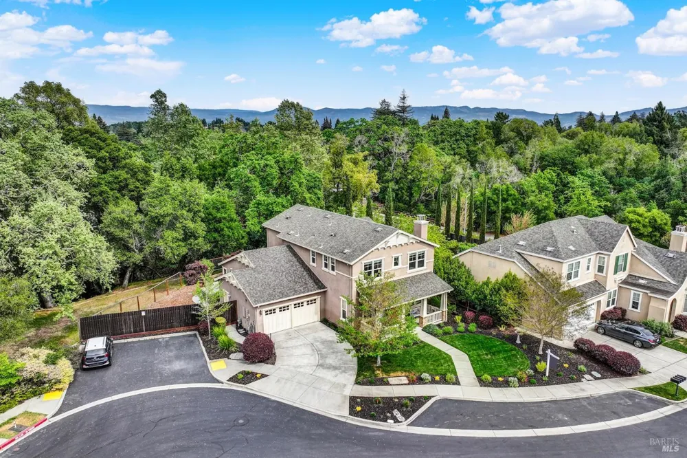 18 Riverton Court Napa, CA 94558
