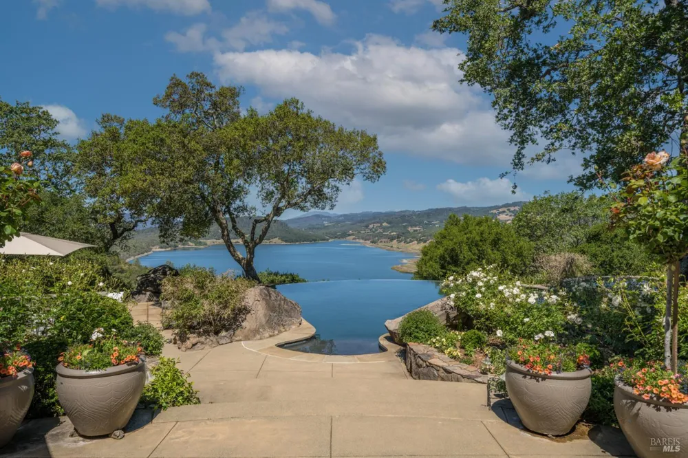 40 Long Ranch Road St. Helena, CA 94574