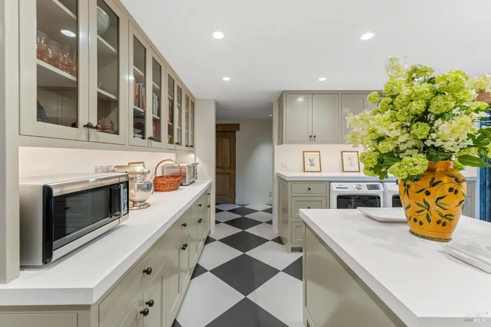 40 Long Ranch Road St. Helena, CA 94574