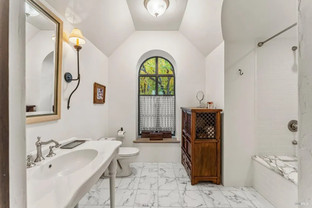 40 Long Ranch Road St. Helena, CA 94574