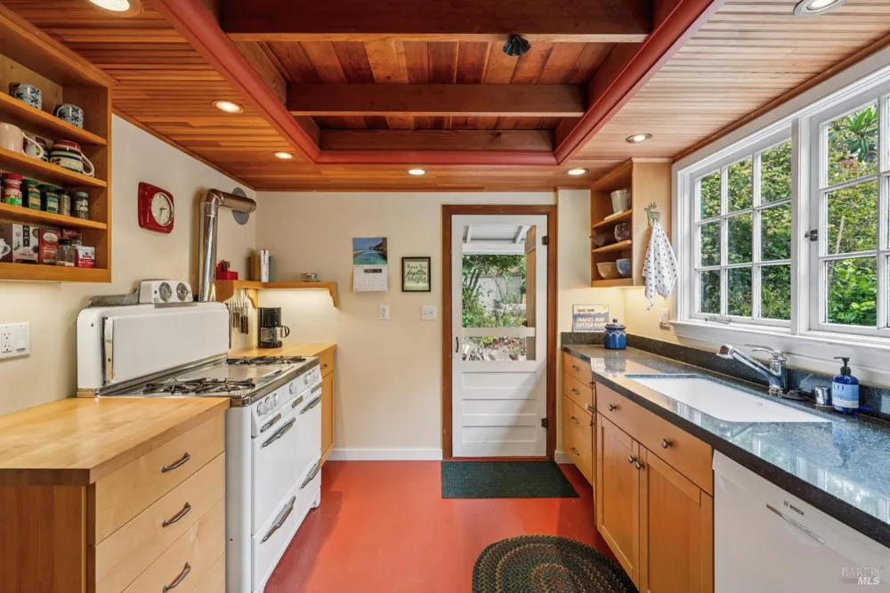 6 Cameron Street Inverness, CA 94937
