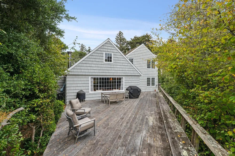 6 Cameron Street Inverness, CA 94937