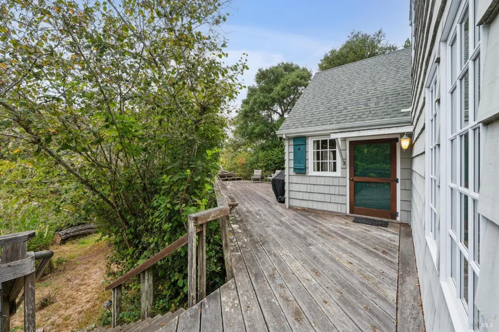 6 Cameron Street Inverness, CA 94937